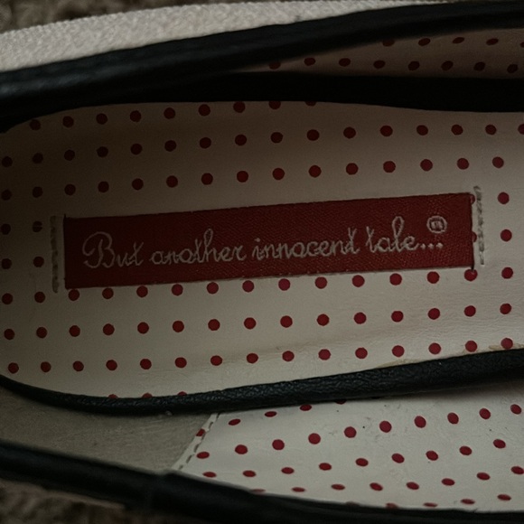 Cream colored heels - Picture 3 of 3